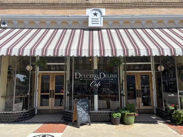 Dulcet and Delish Cafe