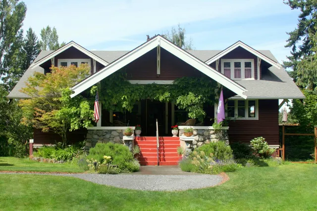 Kangaroo House Bed & Breakfast on Orcas Island
