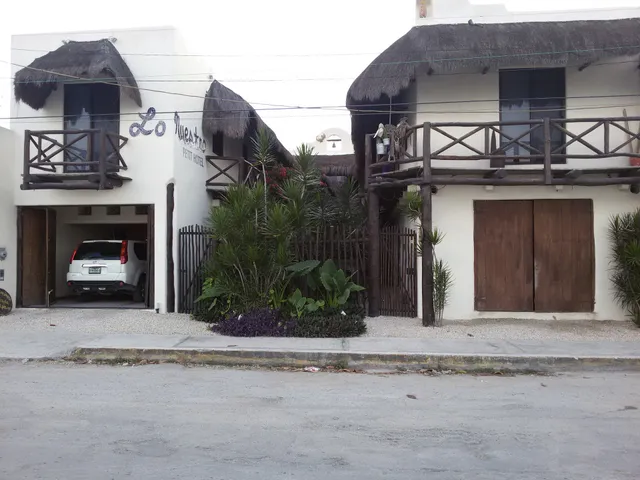 Lo Nuestro Petit Hotel