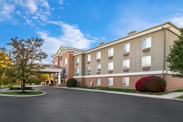Holiday Inn Express & Suites Marion by IHG