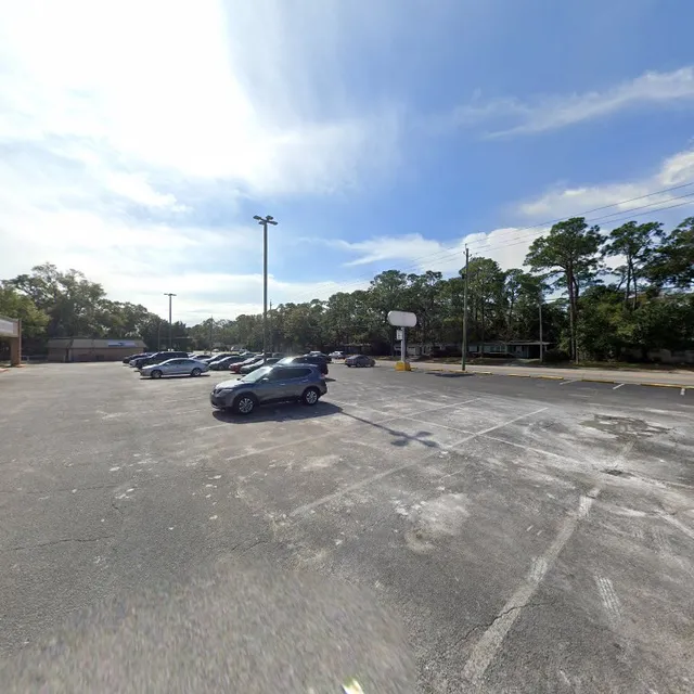 Ninth and Fairfield Shopping Center