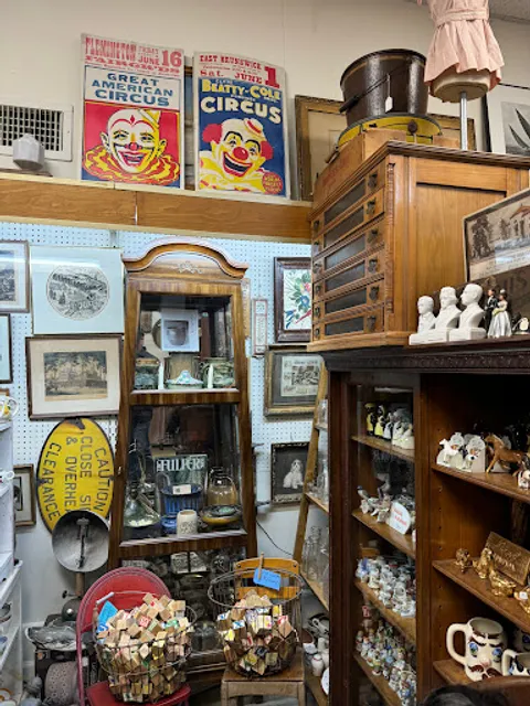 Ye Olde Antique & Curiosity Shop