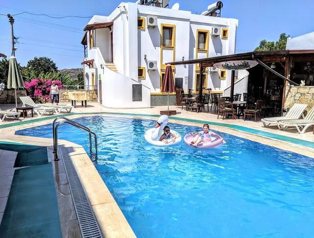 Lemon Tree Apart Otel