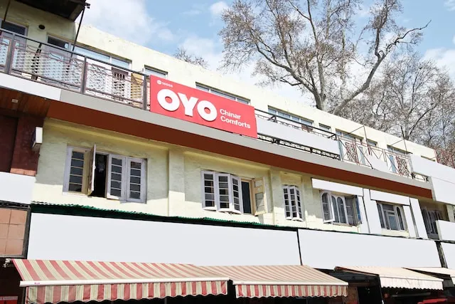 OYO 16066 Chinar Comforts