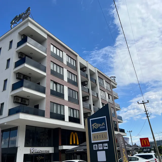 RENA GRAND RESİDENCE & SUİT
