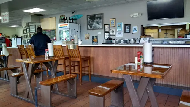 Monroe's Smokehouse Bar-B-Q & Catering