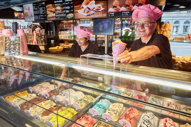 Gelateria Bakery at the Quai