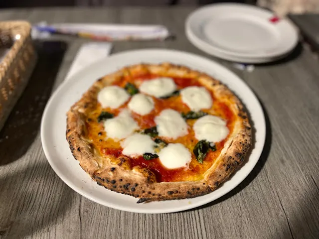 Pizza Salvatore Cuomo Higashi-Ginza