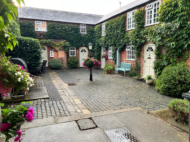 Glendower Guest Apartments