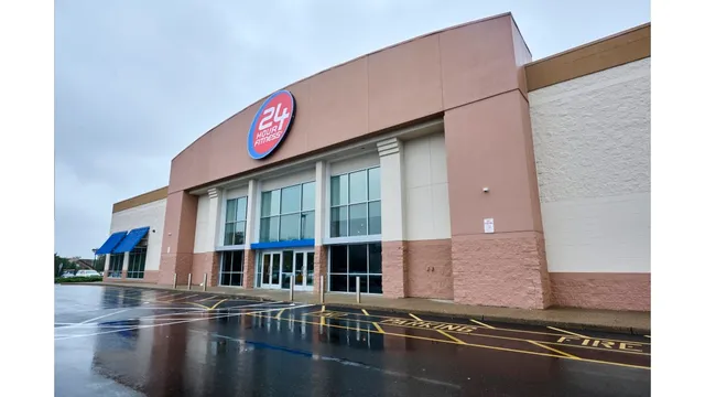 24 Hour Fitness