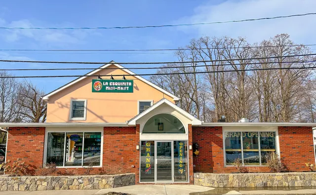 La Esquinita Mini Mart