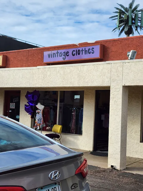 Ewie Vintage Clothes