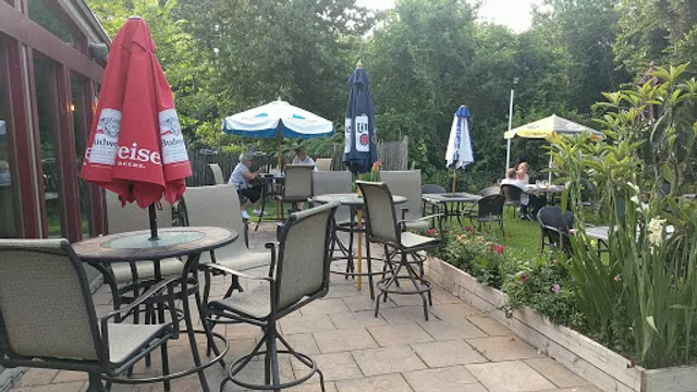 Michel Angelo's Pizzeria Restaurant & Lounge