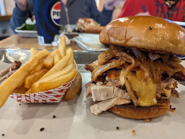 'Cue & Brew Barbecue