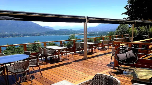 UMAMI Bourdeau - Restaurant Sushi Fusion - Terrasse Panoramique