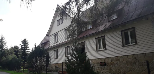 Modrzewie Ośrodek wypoczynkowo - szkoleniowy Noclegi Pokoje gościnne Międzylesie