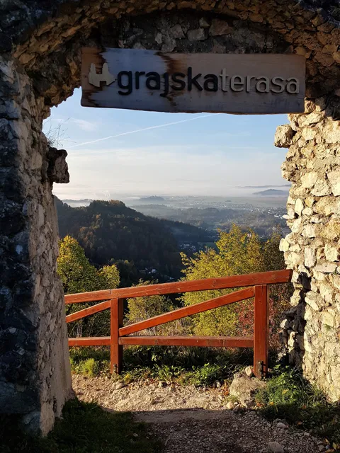 Stari grad nad Kamnikom