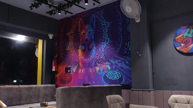 Cafe Creamoholic Motera