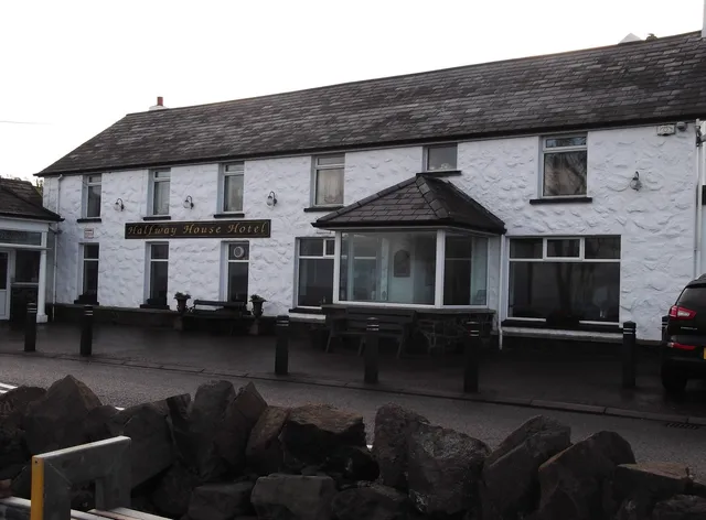 Halfway House Hotel