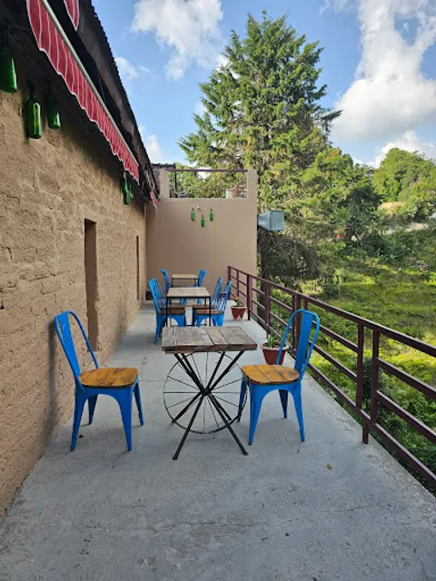 Cafe Chandi Mati, Mukteshwar