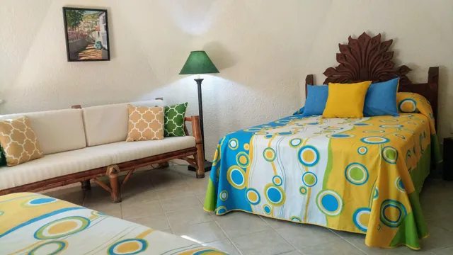 Casitas El Escondite, Playa La Ropa, Zihuatanejo