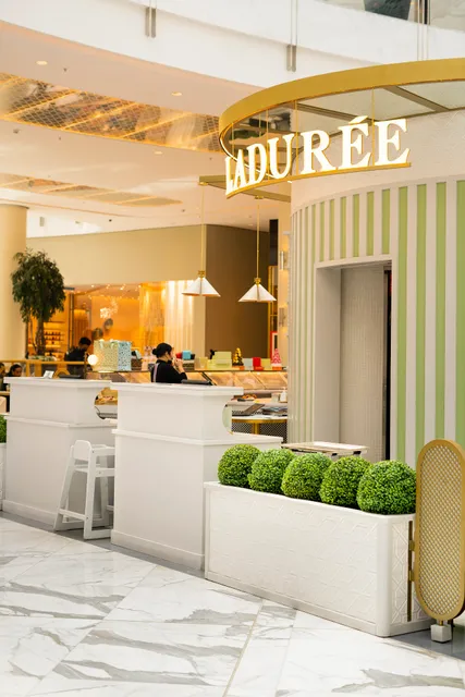 Ladurée Dubai Mall Fashion Avenue