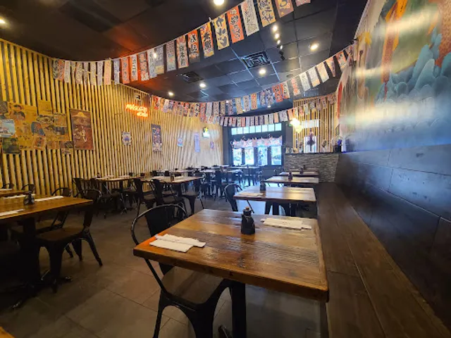 MAGURO Sushi Thai Ramen