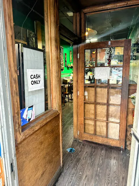 Mae Chan Thai Cuisine (formerly Tharnthai Cuisine)