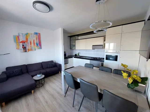 NAT APARTMENTS*** Tulip & Daisy Apartments (3 separate bedrooms for 6 persons)