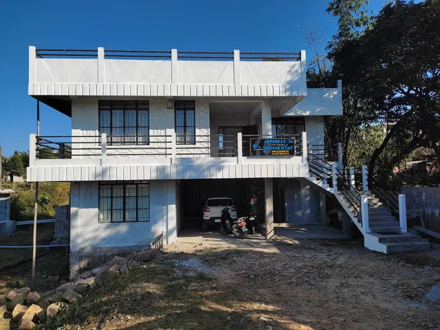 Annie's Sohra The Family Homestay