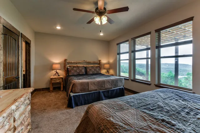 Vanessa's Vacation Homes - Lodge 68