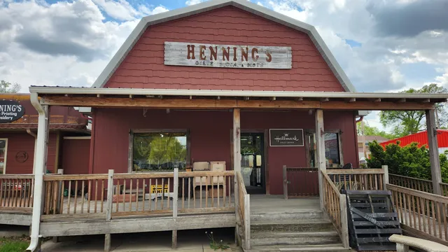 Henning's Crete Floral