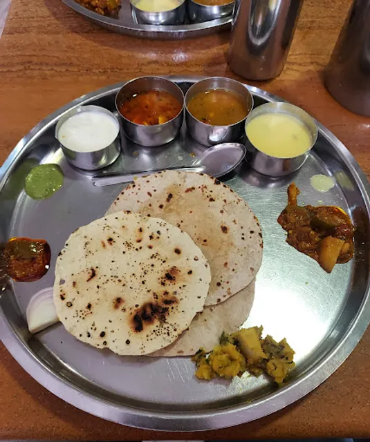 Shri Gayatri Bhojanalay