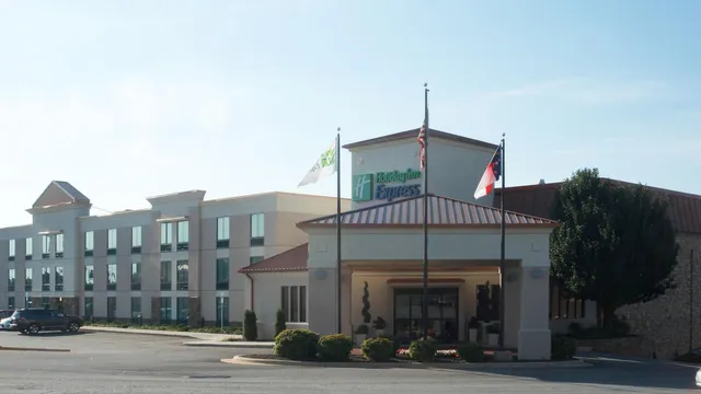 Holiday Inn Express Hickory-Hickory Mart by IHG