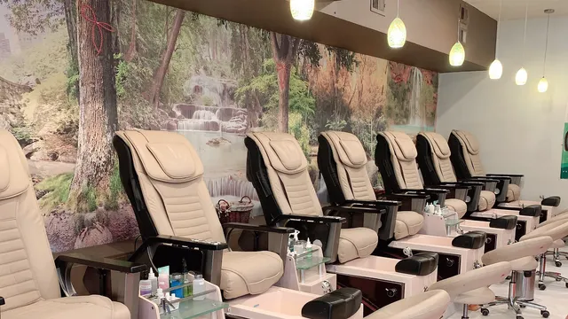 Perfect 10 Nails & Spa