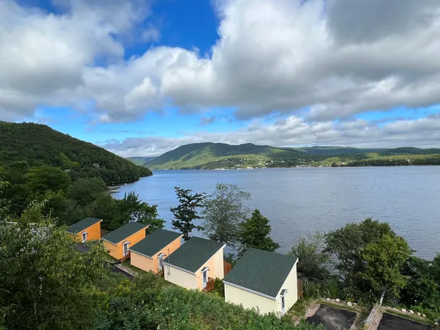 Knotty Pine Cottages