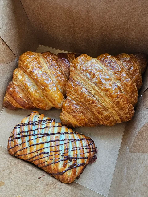 Mon Bon Croissant Bakery Cafe