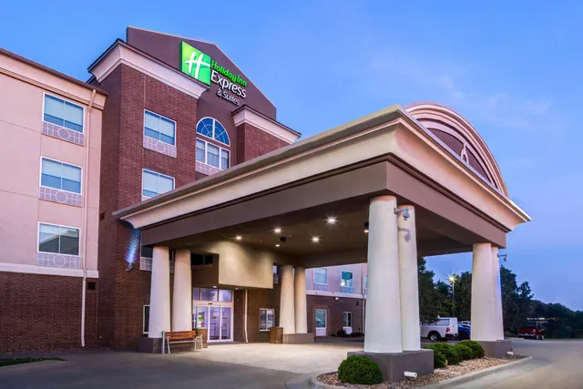 Holiday Inn Express & Suites Salina by IHG