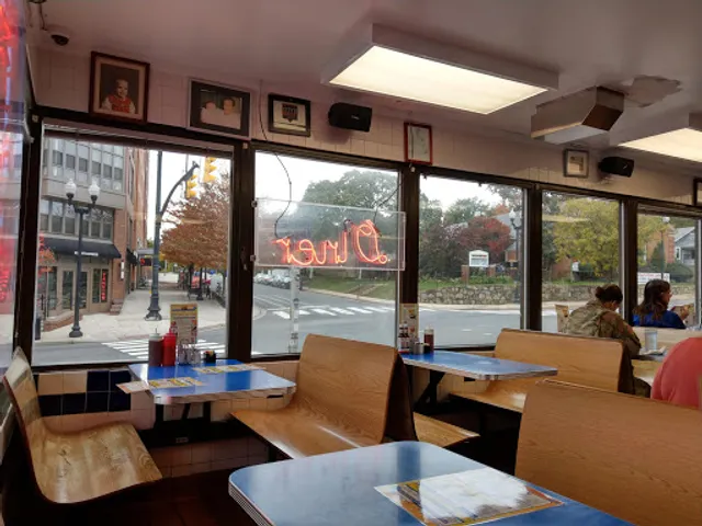 Bob & Edith's Diner - Columbia Pike