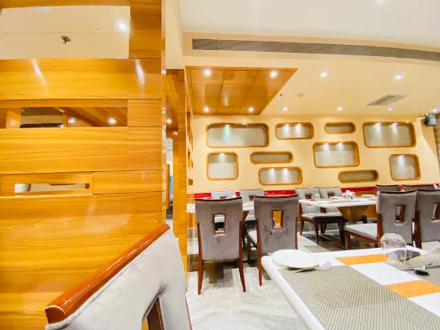 Gravity Club & 360 Degreeze Terrace Lounge