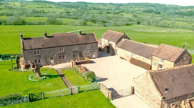 Lowfield Farm Holiday Cottages