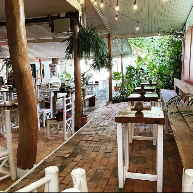 Beach Break Bar & Restaurant