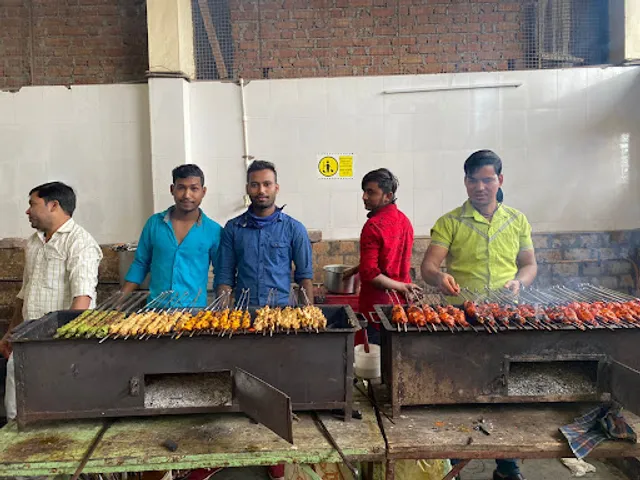 Laziz Tandoori Chicken