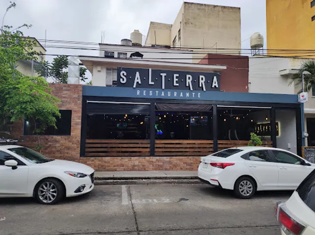 Salterra Comida Venezolana Arepas y Cortes