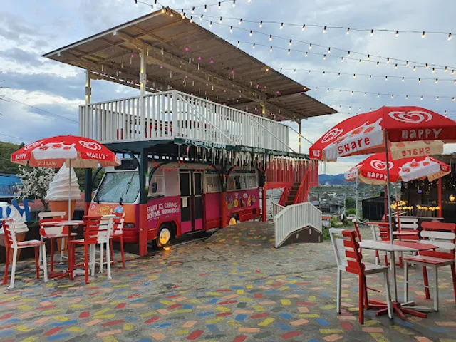 Hooga Cafe @ Kundasang Farm Ville