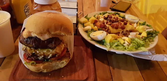 Garage Burguer & Pizza