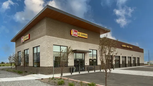 Les Schwab Tire Center