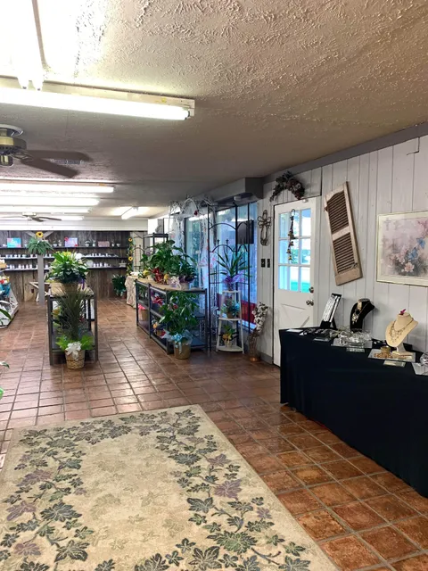 Flowers & Flames Gift Shop