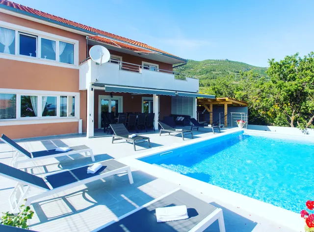 Villa Ivano with sea&mountain view & heated pool