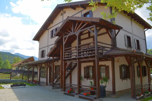 Casa Popas Bistricior